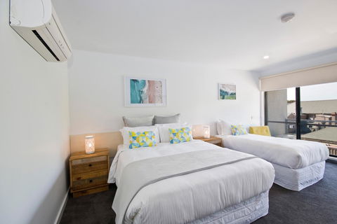 Lorne Bay View Motel - ACT Tourism 32