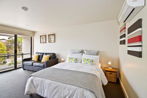 Lorne Bay View Motel - ACT Tourism 25