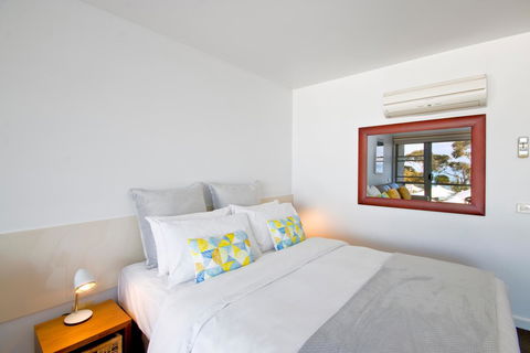 Lorne Bay View Motel - ACT Tourism 12