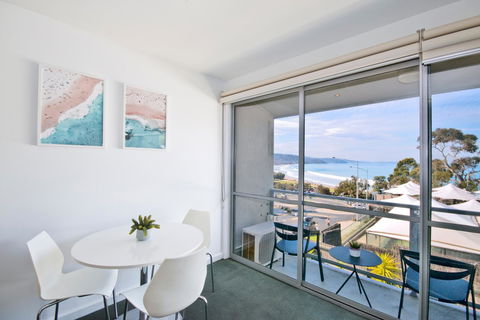 Lorne Bay View Motel - ACT Tourism 14