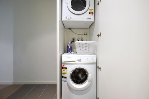 Mono Apartments On Franklin Street - ACT Tourism 22