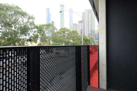Mono Apartments On Franklin Street - ACT Tourism 4