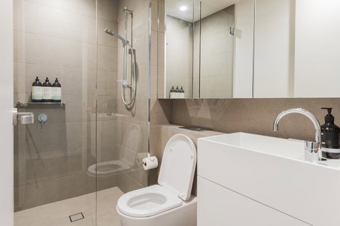 New Eureka 108 Hotel Apartments - ACT Tourism 10