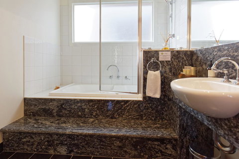 54 On Bank - ACT Tourism 24