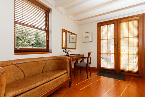 54 On Bank - ACT Tourism 44