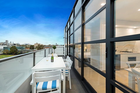 The Hamptons Apartments - St Kilda - ACT Tourism 7