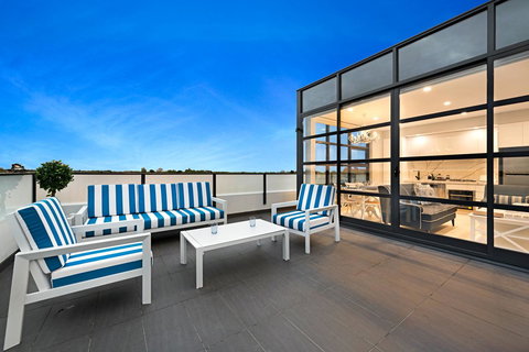 The Hamptons Apartments - St Kilda - ACT Tourism 3