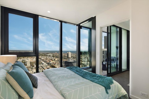 Experience Platinum Hotel Apartments - ACT Tourism 23
