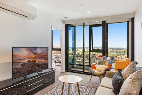 Experience Platinum Hotel Apartments - ACT Tourism 5