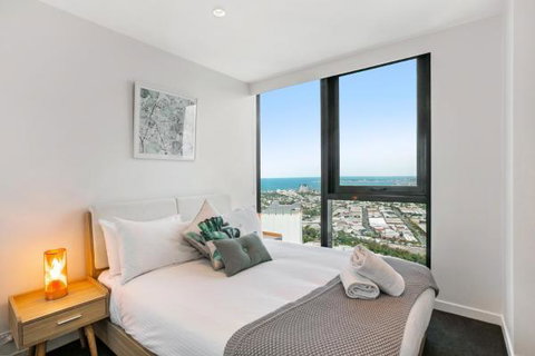 Experience Platinum Hotel Apartments - ACT Tourism 11