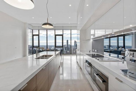 Experience Platinum Hotel Apartments - ACT Tourism 15