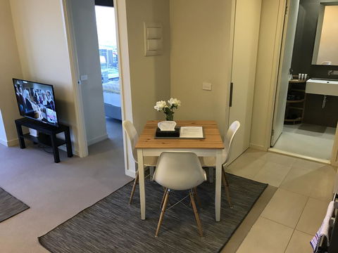 Winston Apartments - ACT Tourism 17