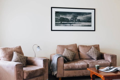 Dunkeld Studio Accommodation - ACT Tourism 7