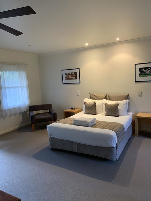 Dunkeld Studio Accommodation - ACT Tourism 5