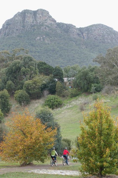 Dunkeld Studio Accommodation - ACT Tourism 21