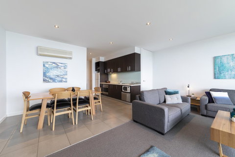 The Dolphin Apartments - ACT Tourism 21