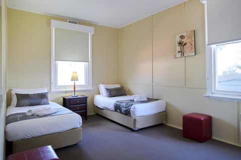 Amaroo Park - ACT Tourism 5