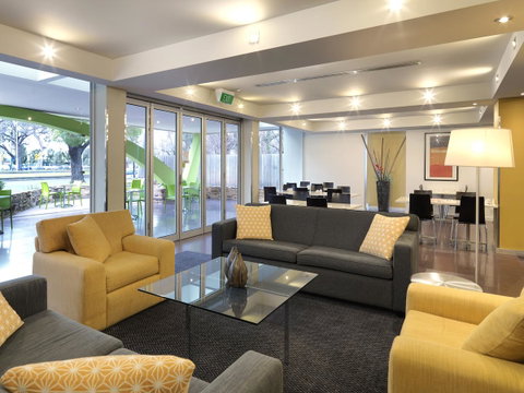 The Parkmore Hotel - ACT Tourism 11