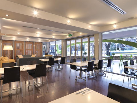 The Parkmore Hotel - ACT Tourism 20