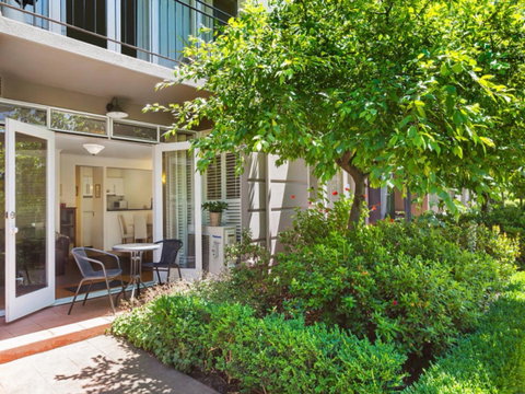 Melbourne Luxury Paradise - ACT Tourism 10