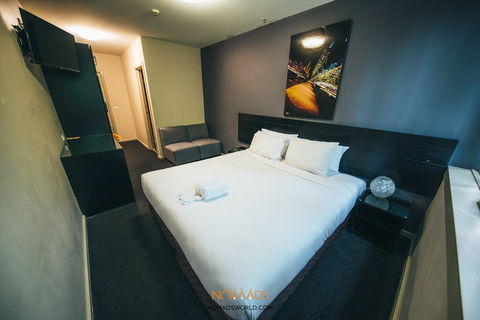 Nomads Melbourne Backpackers - ACT Tourism 18