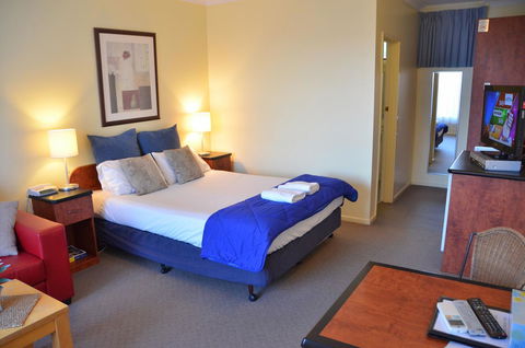 The Sandridge Motel - ACT Tourism 17