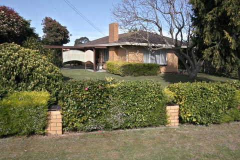 Jacaranda House - ACT Tourism 0