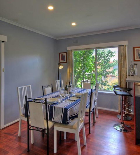 Jacaranda House - ACT Tourism 3