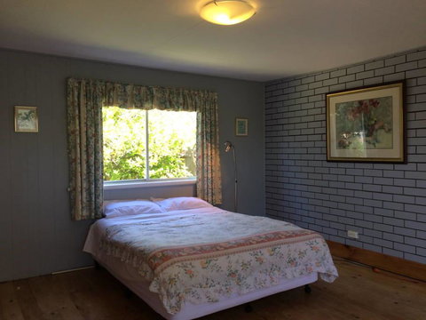 Jacaranda House - ACT Tourism 8