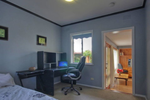 Jacaranda House - ACT Tourism 7