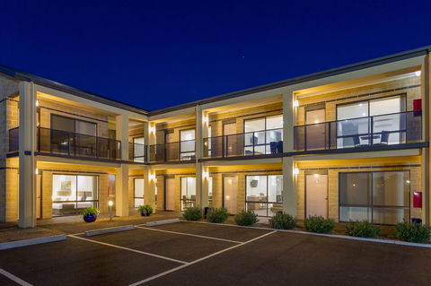 Bay Motel Safety Beach - ACT Tourism 25