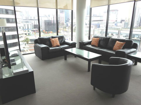 AKOM AT Docklands - ACT Tourism 43