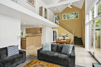 Book Ocean Grove Accommodation Vacations ACT Tourism ACT Tourism
