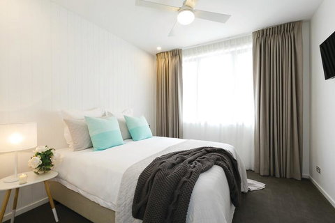 Lakes Edge Apartments - ACT Tourism 1