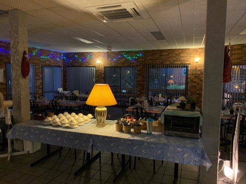 Mountain Creek Motel Bar & Restaurant - ACT Tourism 19