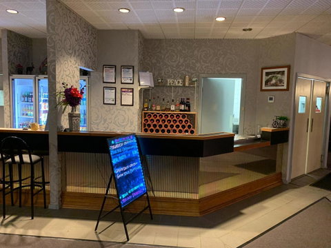 Mountain Creek Motel Bar & Restaurant - ACT Tourism 16