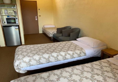 Mountain Creek Motel Bar & Restaurant - ACT Tourism 30