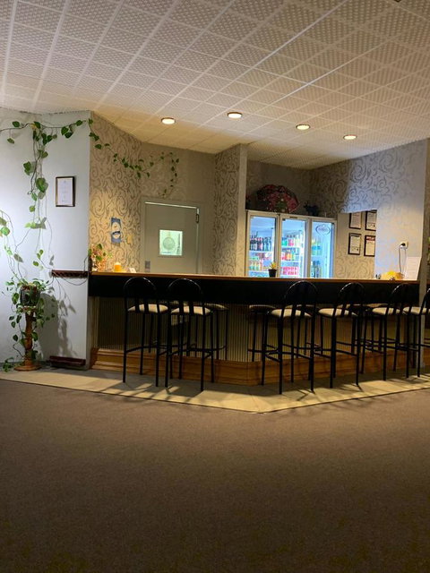 Mountain Creek Motel Bar & Restaurant - ACT Tourism 18