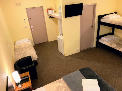 Mountain Creek Motel Bar & Restaurant - ACT Tourism 37