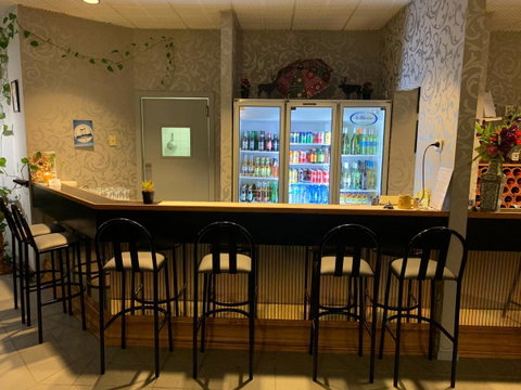 Mountain Creek Motel Bar & Restaurant - ACT Tourism 10