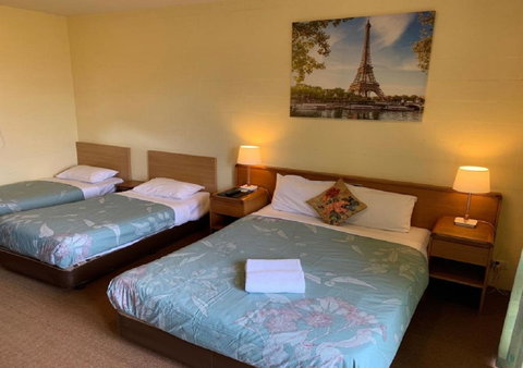 Mountain Creek Motel Bar & Restaurant - ACT Tourism 36