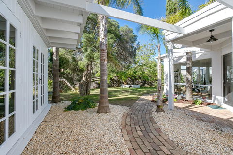 Oasis On Grange - ACT Tourism 15