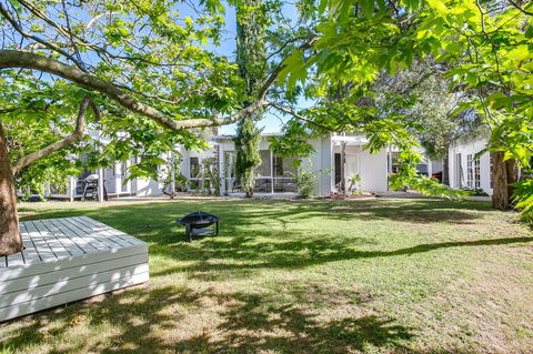 Oasis On Grange - ACT Tourism 0