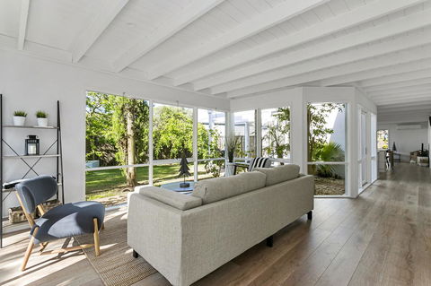 Oasis On Grange - ACT Tourism 4