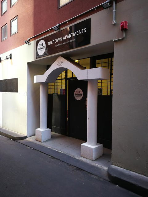 The Town Apartments - ACT Tourism 6