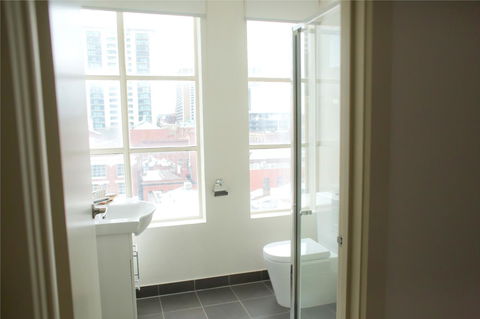 The Town Apartments - ACT Tourism 15