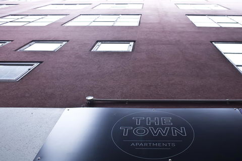 The Town Apartments - ACT Tourism 19