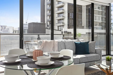 Complete Host Tiara Apartments - ACT Tourism 20