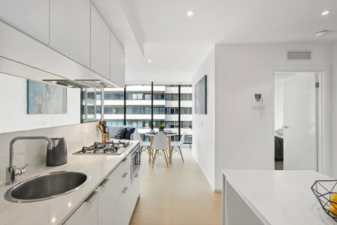 Complete Host Tiara Apartments - ACT Tourism 38