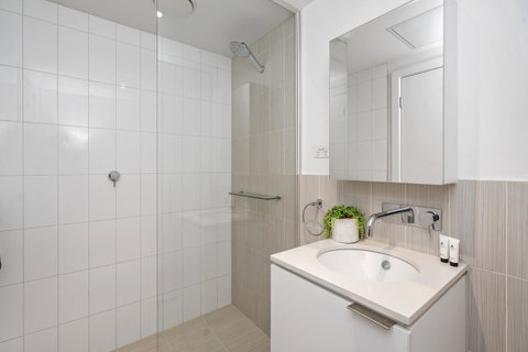 Complete Host Tiara Apartments - ACT Tourism 33